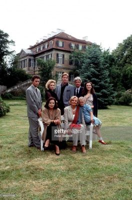 Szerelem a Hohenstein-kastélyban 2. évad (1994) online sorozat